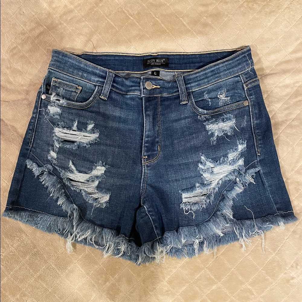 Judy Blue tulip hem denim shorts. Size large